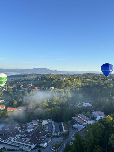 Ballonfahrt über der Heiltherme Bad Waltersdorf | © STG