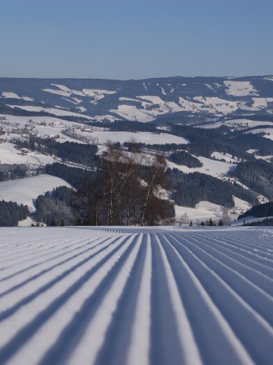 Piste gespurt mit Ausblick_Oststeiermark | Andreas Lechner | © Almblicklifte