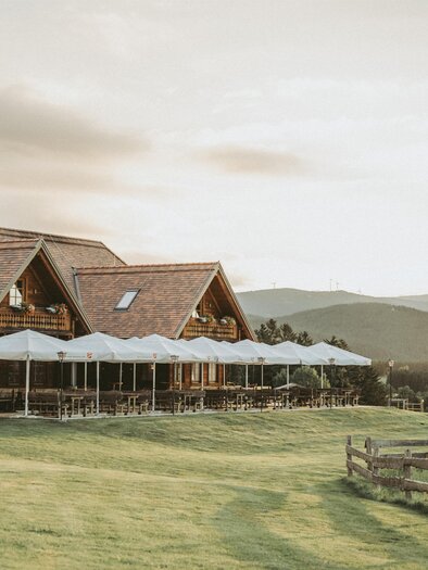 Bratlalm_cottage from the outside_Eastern Styria | © cmvisuals