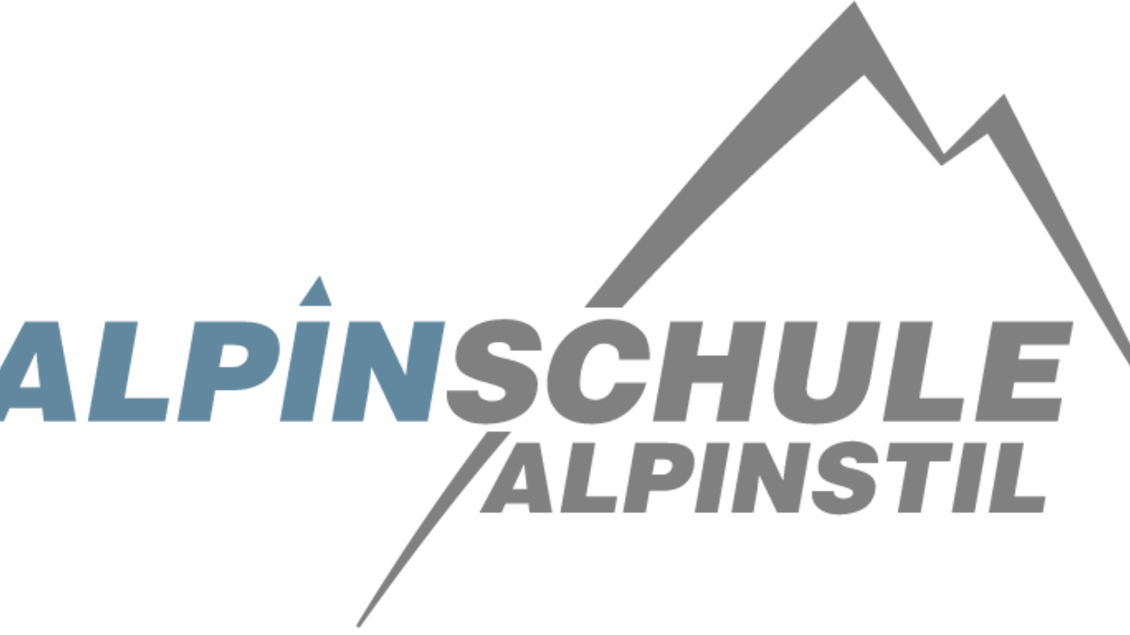 Ein modernes Logo der Alpinschule mit einem Bergsymbol. Der Schriftzug kombiniert die Begriffe „Alpinschule“ und „Alpinstil“. | © Jürgen Reinmüller