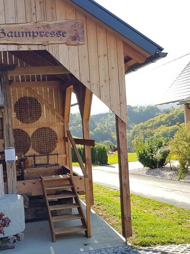 Alte Baumpresse | Gertrud & Bernhard Muster | © Gertrud & Bernhard Muster | Weingut Muster