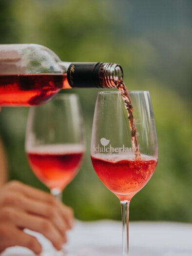 Ein Glas Schilcher | © Tourismusverband Schilcherland