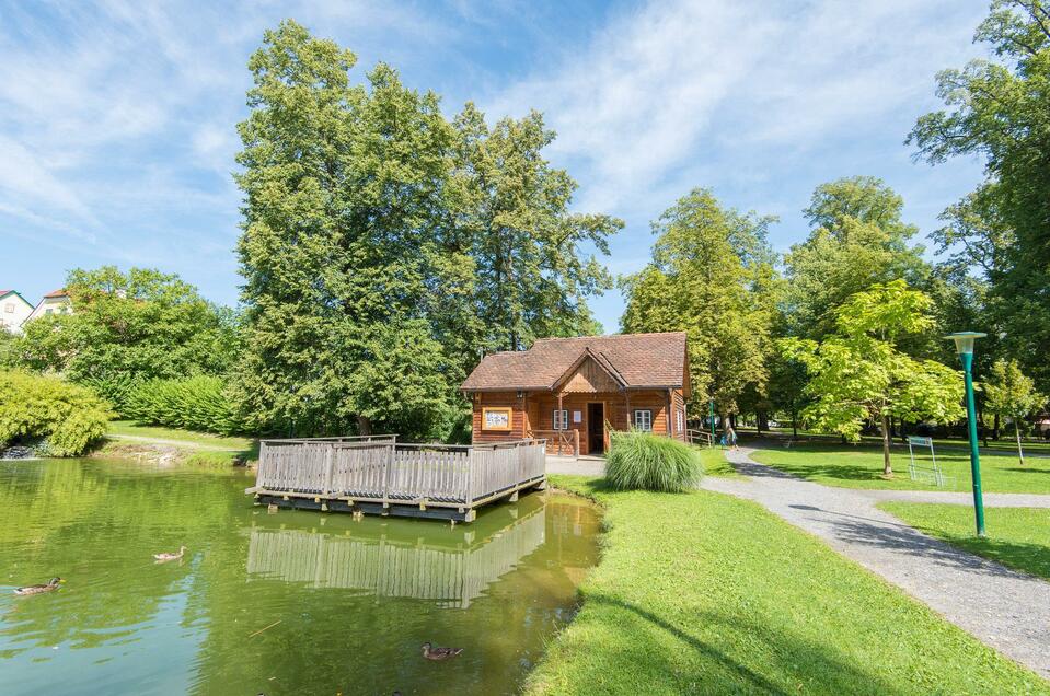 Aupark Pöllau_Pond with hut_Eastern Styria | © Helmut Schweighofer