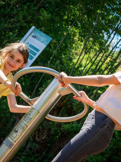 Kinder bei der Bärenstarke Wanderarena Schäffern | © Gemeinde Schäffern