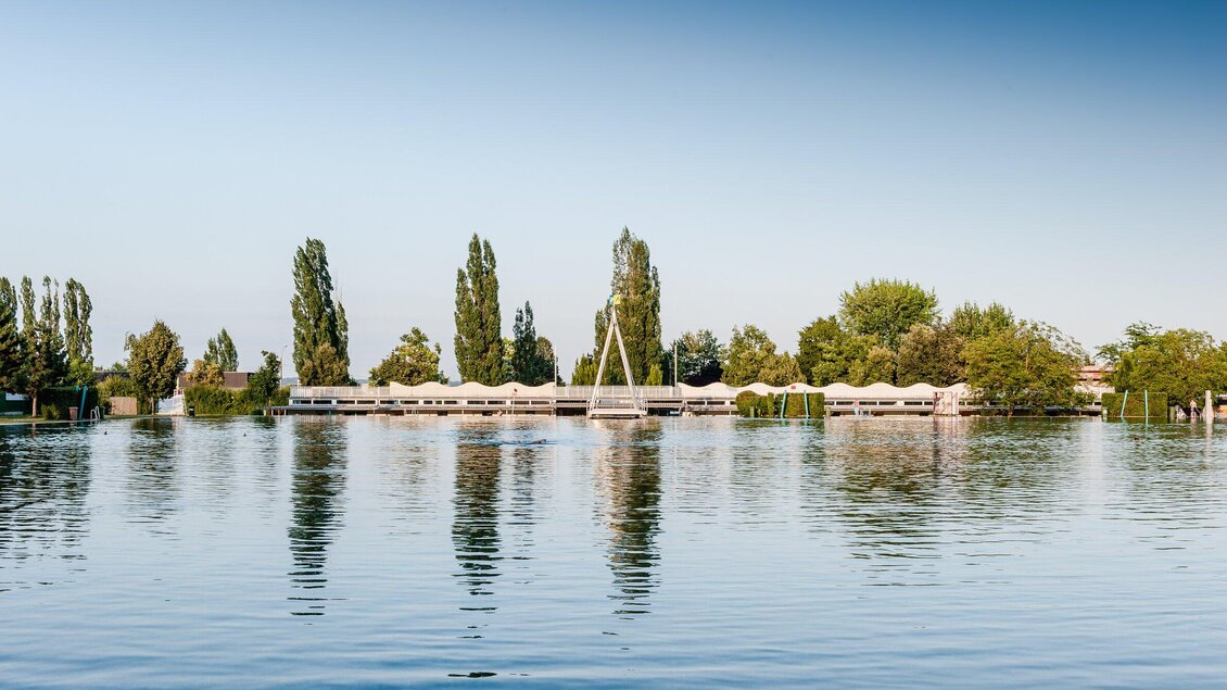 Panorama im Naturbad Straßgang in Graz | © Holding Graz - Joel Kernasenko