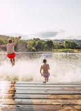 Dive into the Pinggau bathing lake | © Oststeiermark Tourismus | Bernhard Bergmann | © Oststeiermark Tourismus