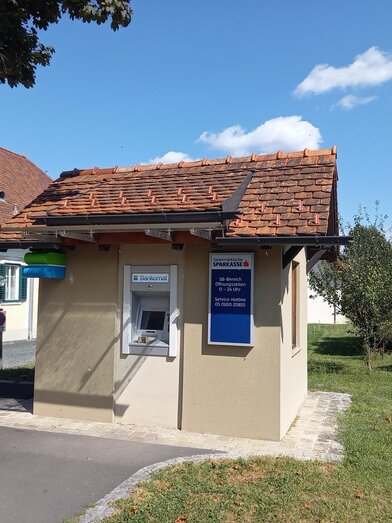 Bankomat der Sparkasse in Bad Blumau | © Thermen- & Vulkanland/Sonja Brünner | Sonja Brünner | © Thermen- & Vulkanland/Sonja Brünner