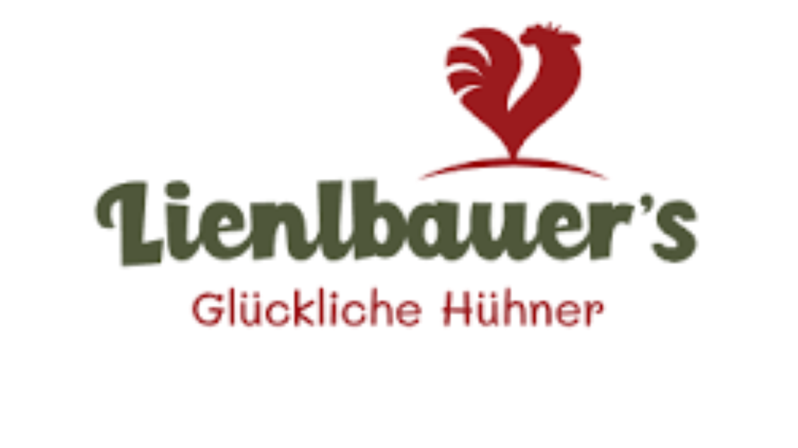 Ein Logo von Lienlbauer's mit dem Slogan "Glückliche Hühner". Es zeigt einen stilisierten Hahn in Rot.