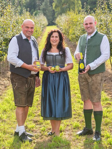 Birnhirsch_Family_Eastern Styria | © Helmut Schweighofer