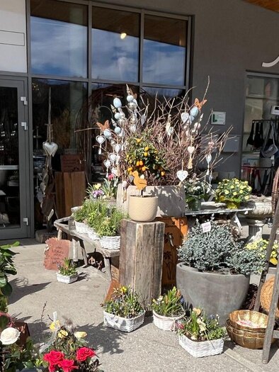 Mir den Kreativen Blumen Arrangements und der Floristik für jeden Anlass lässt der Blütenzauber in Bad Aussee die Herzen der Blumenfreunde aufblühen. | © TVB Ausseerland - Salzkammergut_Nathalie Schröttenhamer