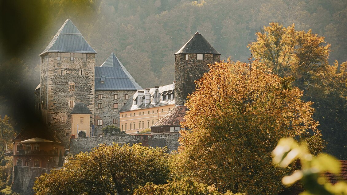 Burg im Herbst 232 (c) Schilcherland Steiermark -