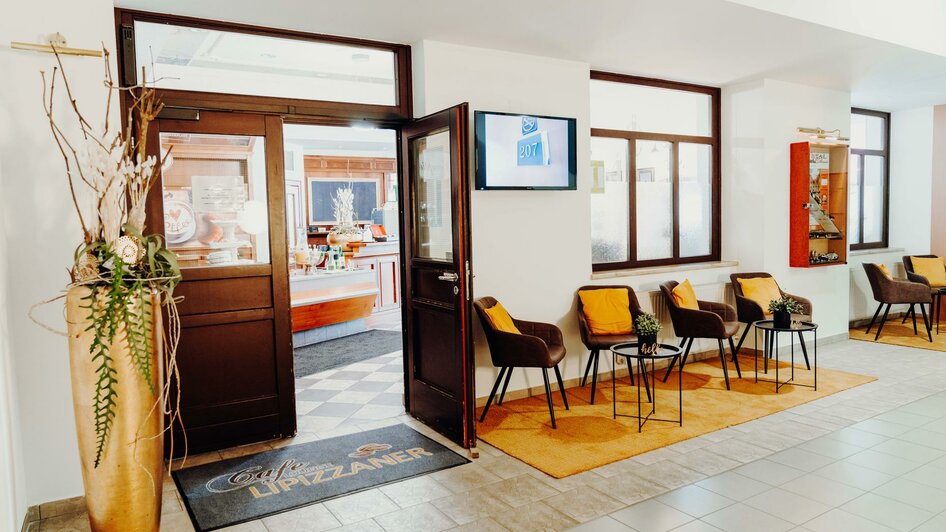 CafeLipizzaner-EingangsbereichCafe-Murtal | © Cafe Lipizzaner