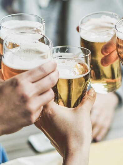 Anstoßen | © AdobeStock
