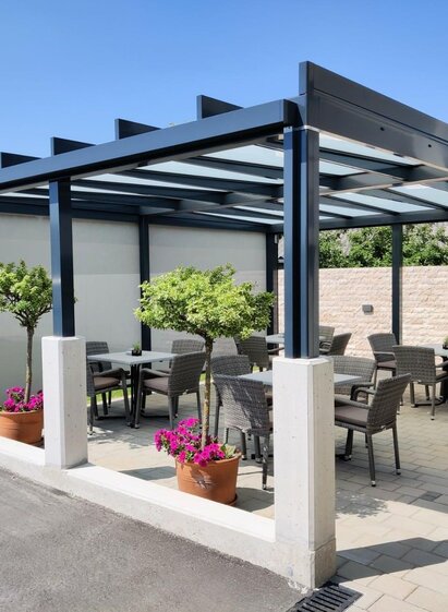 Cafe Gas Station Fuchs_Terrace_Eastern Styria | L&M Tor-Center Grafendorf | © Cafe Tankstelle Fuchs