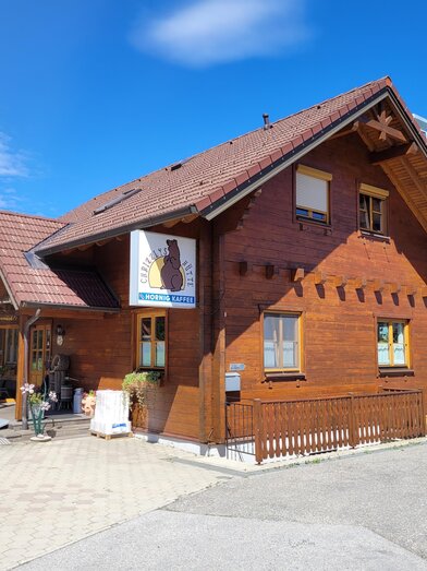 Chrizzlys Hütte_vorne_Oststeiermark | © Tourismusverband Oststeiermark | Sarah Schweiger | © Tourismusverband Oststeiermark