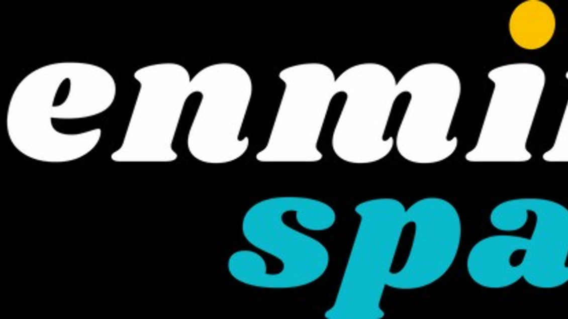 Ein einfaches, modernes Logo mit dem Text "openmind space". Die Schrift ist in Schwarz, Weiß und Türkis gehalten. | © Coworking Space
