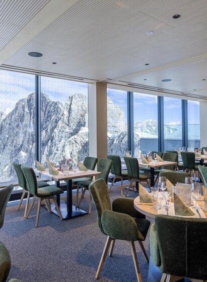 Genuss im Dachstein Gletscherrestaurant | © Harald Steiner