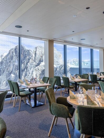 Genuss im Dachstein Gletscherrestaurant | © Harald Steiner