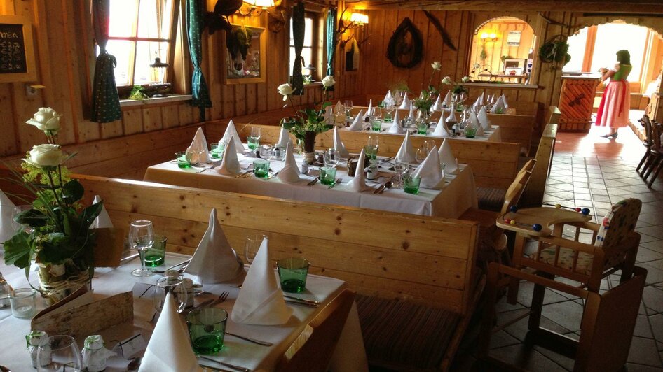Pfannerhütte, festliches Gedeck, Tauplitz
