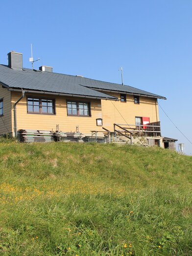 E-Bike Ladestation_Wetterkoglerhaus_Oststeiermark | © Tourismusverband Oststeiermark | © Tourismusverband Oststeiermark