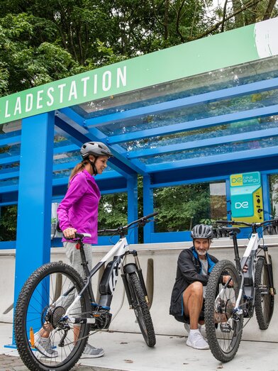 E-Bike Ladestation Kurpark | © Thermen- und Vulkanland | Mias Photoart | © Thermen- und Vulkanland