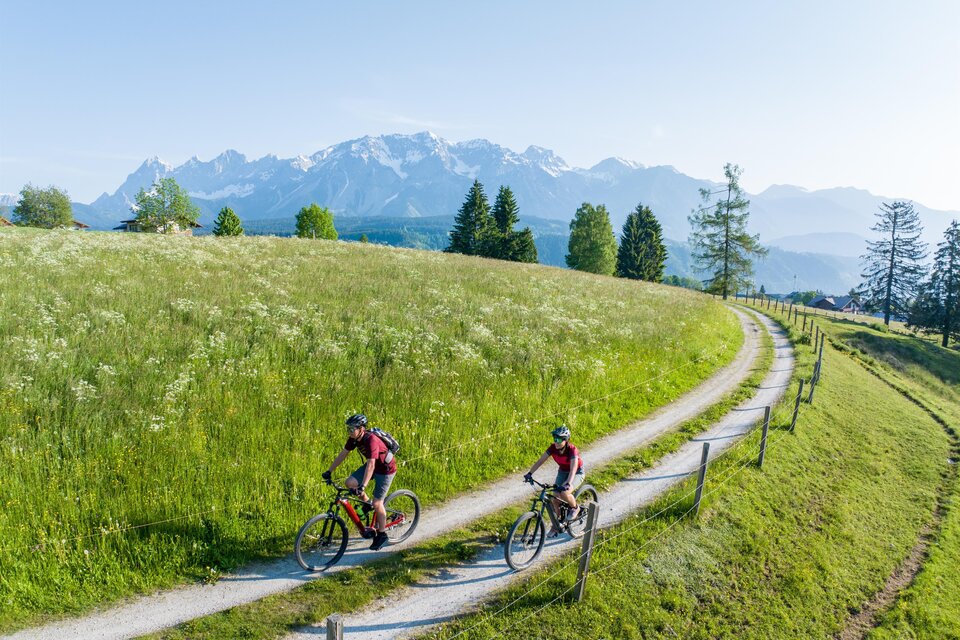 E-Bike Ladestation Natur- und Wellnesshotel Höflehner****Superior - Impression #1 | © Christoph Oberschneide