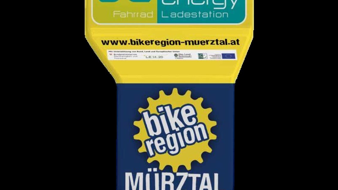 Eine Station zum Aufladen von Fahrrädern in der Region Mürztal. Sie bietet verschiedene Anschlussmöglichkeiten für Elektrofahrzeuge. | © Bike Energy
