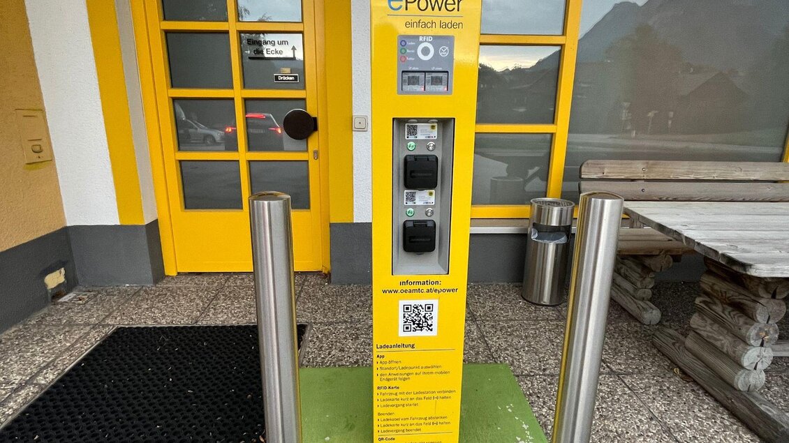E-Ladesäule, ÖAMTC, Bad Aussee | © TVB Ausseerland Salzkammergut_Nathalie Schröttenhamer