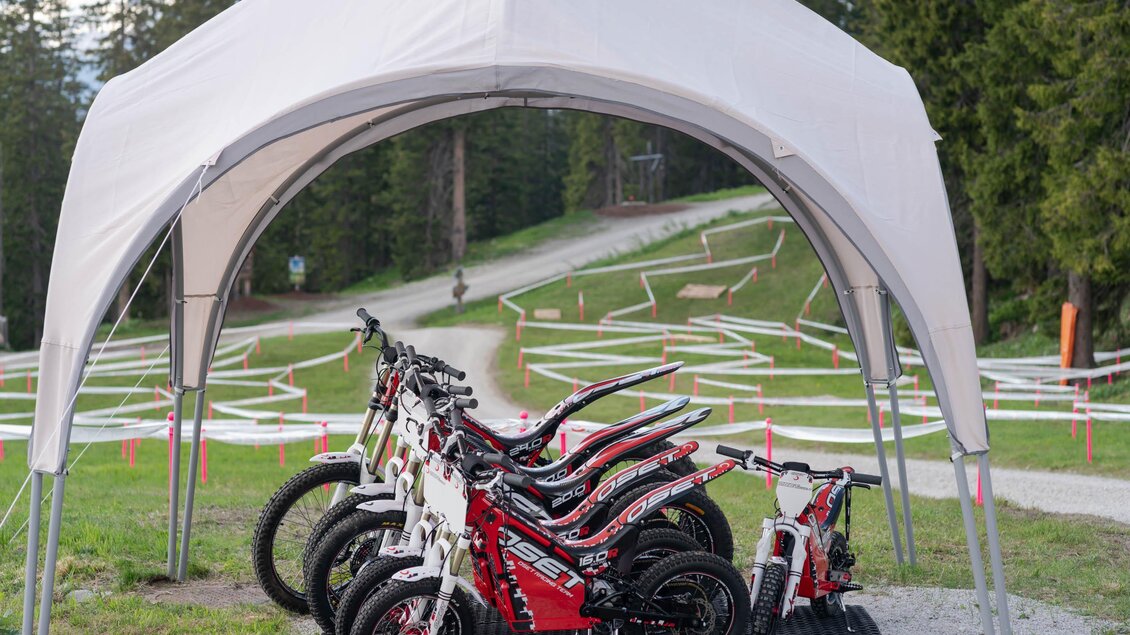 Bikes sind für Kinder und Junggebliebene von 3-99  | © Trialstars - Andreas Pilz