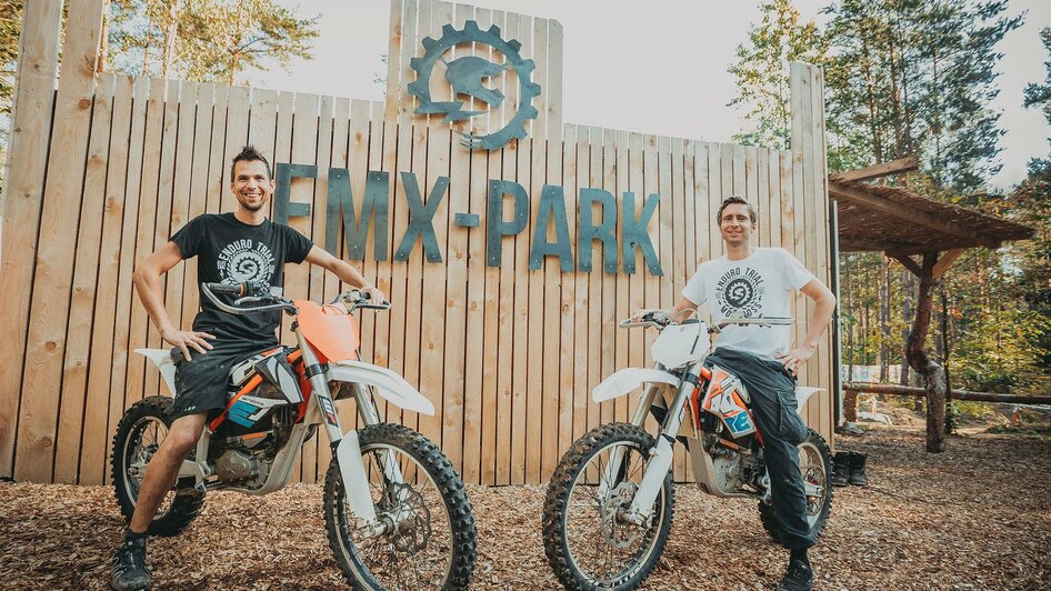 EMX Park_Foto auf Motocross vor EMX Park | © EMX-Park