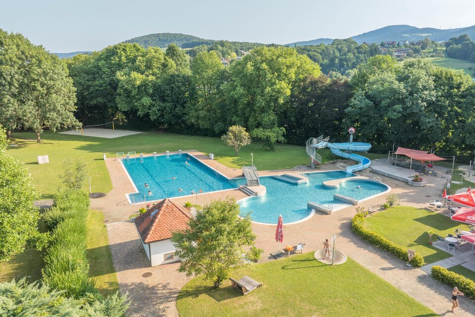 Public Outdoor Swimming Pool Pöllau - Impression #1