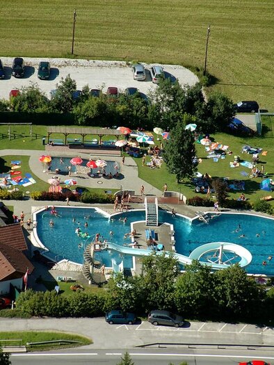 Erlebnisfreibad Haus von oben | © TVB Haus-Aich-Gössenberg