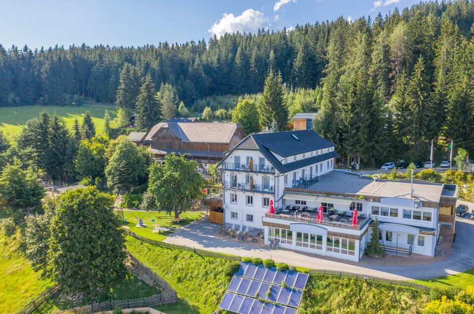 Familyhotel Berger_exterior view_Eastern Styria | © Familienhotel Berger
