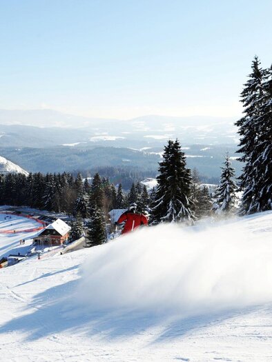 Panoramic view from the family ski mountain. | © Familienschiberg St. Jakob im Walde