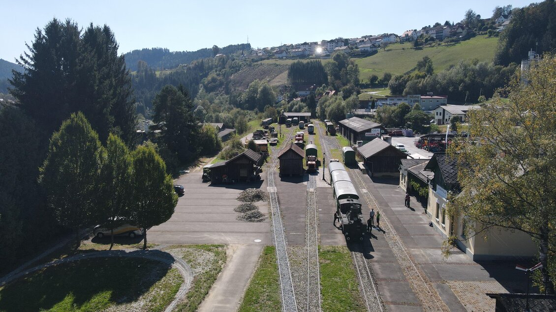 Der Bahnhof Birkfeld von oben mit Feistritztalbahn. | © Feistritztalbahn