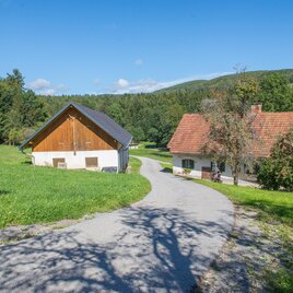 Forellenzucht Mauerhofer_Gebäude_Oststeiermark | © Helmut Schweighofer