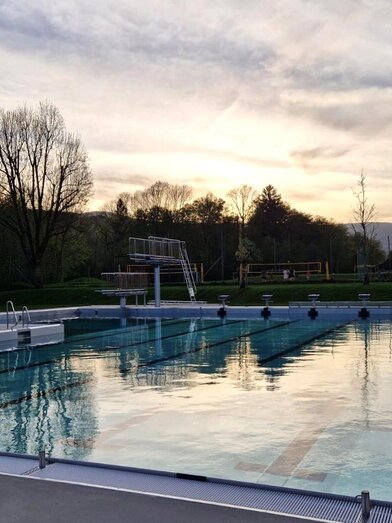 Neues Freibad - Abendstimmung | TV Südsteiermark - Irene Löschnig | © TV Südsteiermark - Irene Löschnig