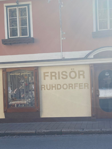 Der Friseursalon Ruhdorfer befindet sich in der Ischlerstraße in Bad Aussee. | © TVB Ausseerland_Salzkammergut_Nathalie Schröttenhamer