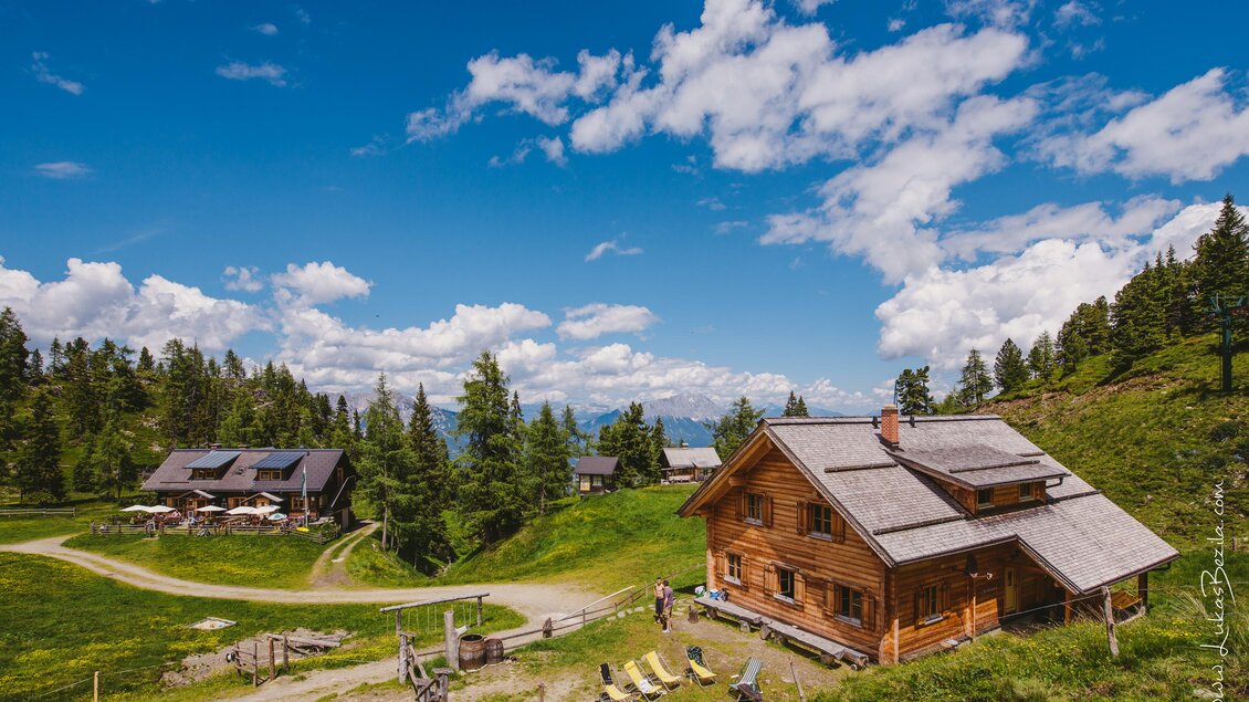 Schutzhütte und Selbstversorgerhütte auf der Galst | © Lukas Bezila