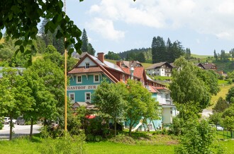 inn "Zur Post"_exterior view_Eastern Styria | © Gasthof zur Post