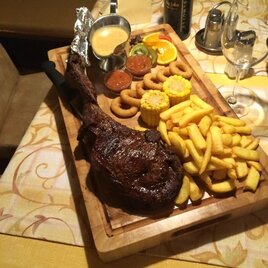 Tomahawk Steak vom Grill | © Familie Janits