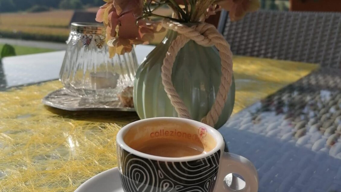 <p>Mit Kaffee und Kuchen das Mittagessen im Gasthof "Zur Sonne" in Trautmannsdorf abschließen.</p> | © Gasthof zur Sonne