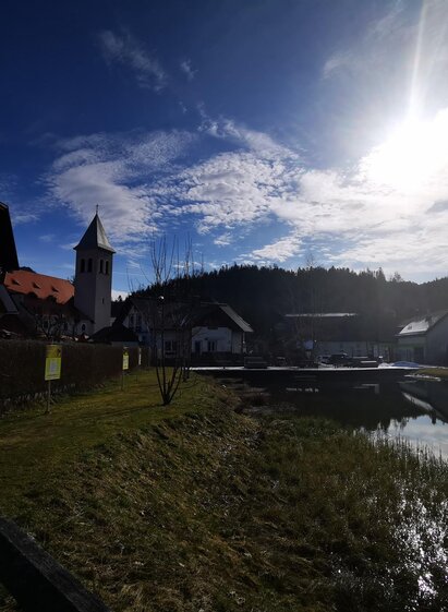 Dorfplatz Mitterbach mit Teich | Brigitte Digruber | © TV Hochsteiermark