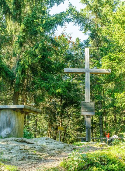 Rabenwald_Gipfelkreuz_Oststeiermark | © Helmut Schweighofer