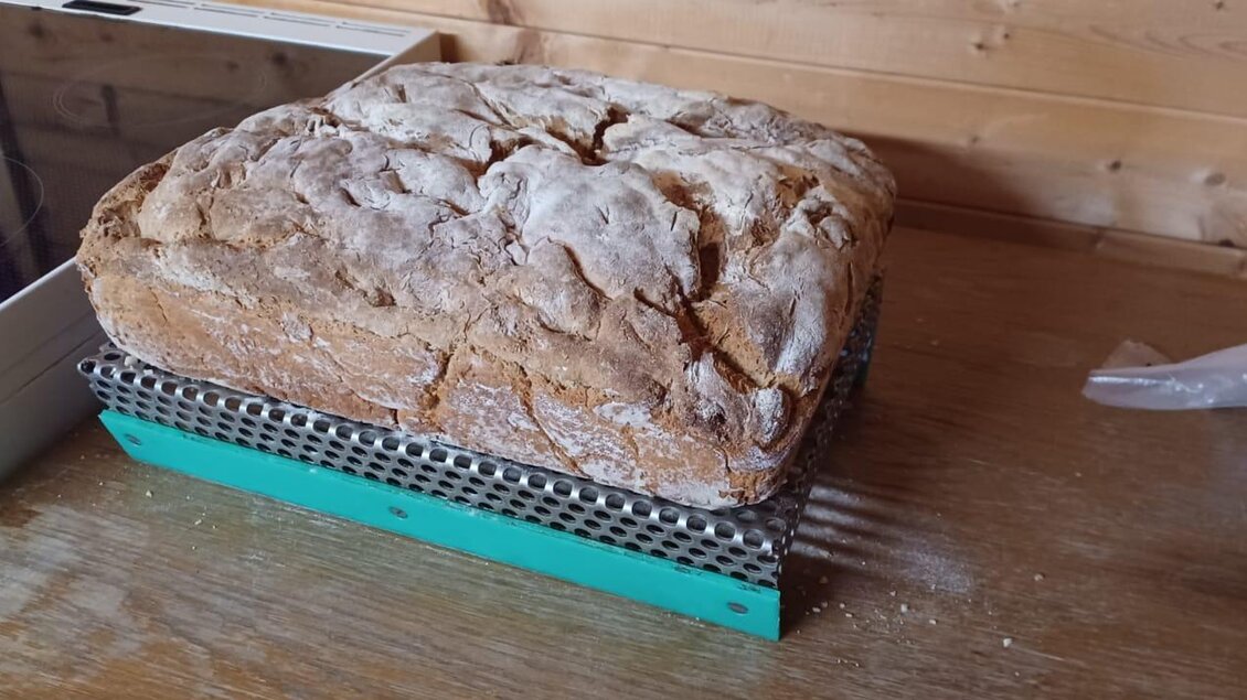 selbstgebackenes Brot | © Fam. Lipp