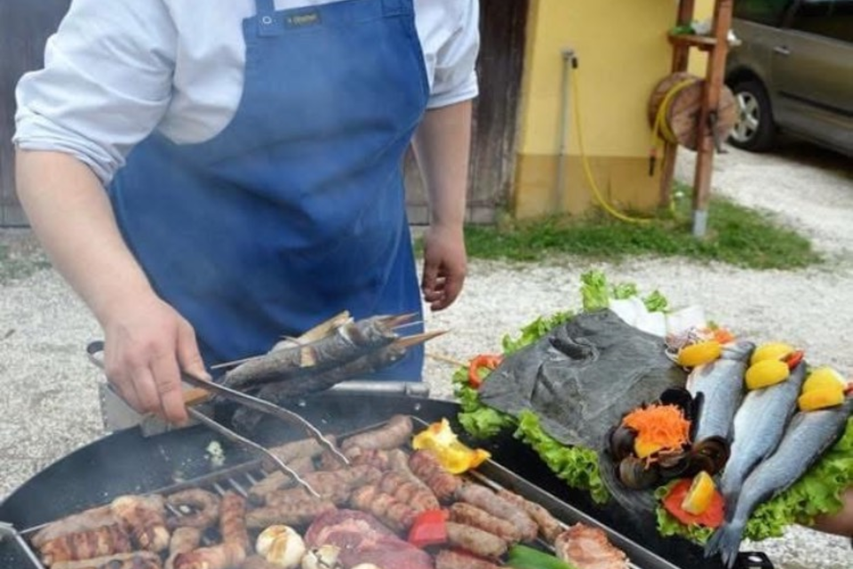Jezercic Grill House - Impression #1