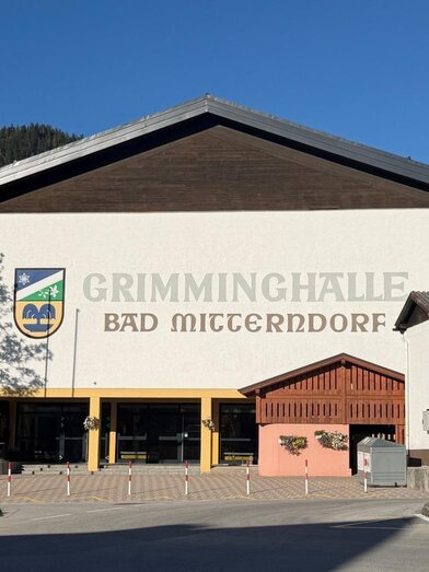 grimminghalle-bad mitterndorf-entrance-photo | © Marktgemeinde Bad Mitterndorf, www.gemeinde.bad-mitterndorf.at | Bernadette Maria Schranz | © Marktgemeinde Bad Mitterndorf, www.gemeinde.bad-mitterndorf.at