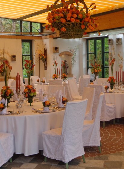Häuserl im Wald - Festive dining hall  | © Häuserl im Wald - Legenstein