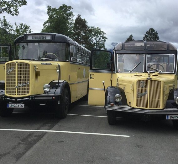 Oldtimer, Altaussee, 2  buses | © Dr. Herbert Werner | Dr. Herbert Werner | © Dr. Herbert Werner