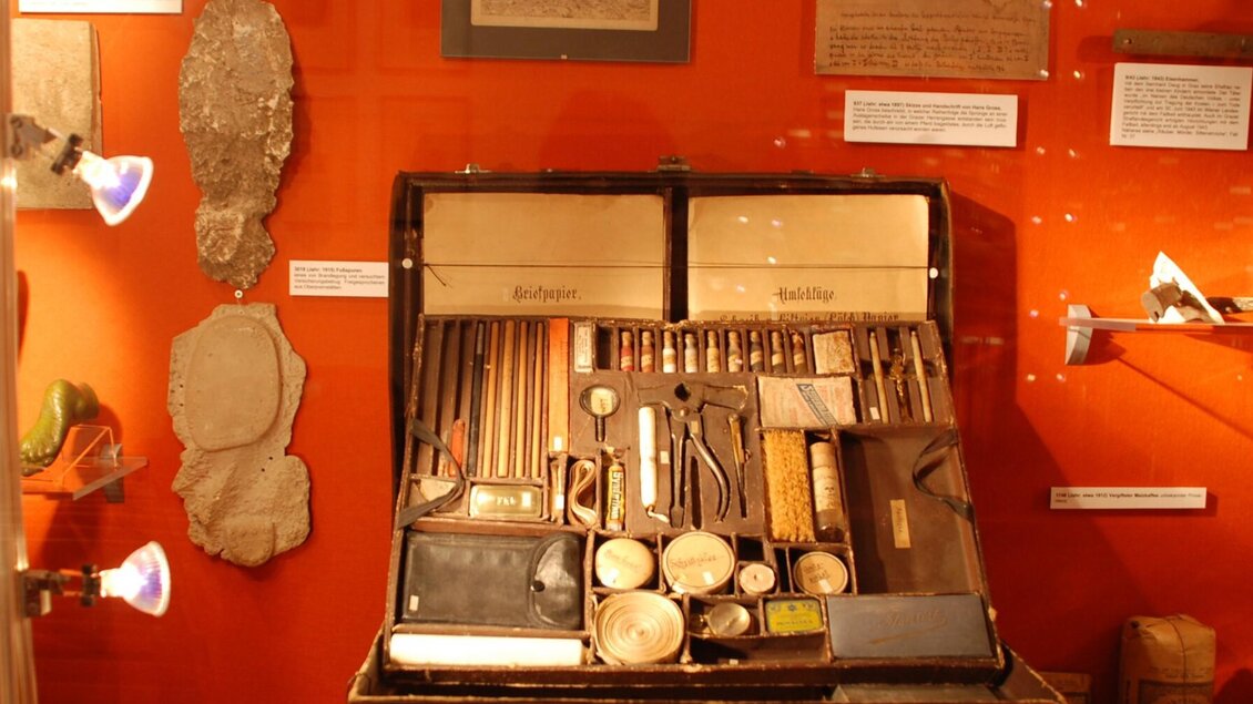 Forensikkoffer im Hans Gross Kriminalmuseum Graz | © Hans Gross Kriminalmuseum-Universitätsmuseum